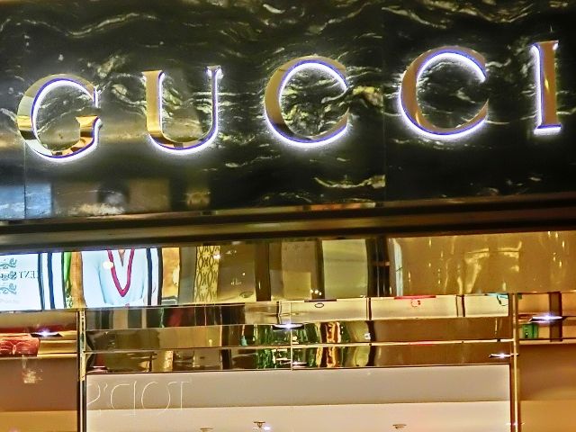 Gucci e Guess siglano la pace a livello mondiale: stop alla causa civile