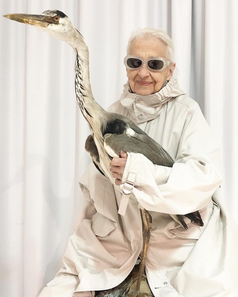 Erni modella a 95 anni: boom di follower su Instagram