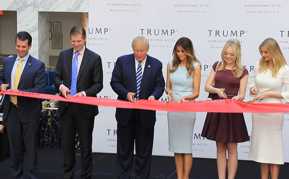 La Trump Organization del presidente Usa esce dal settore moda?