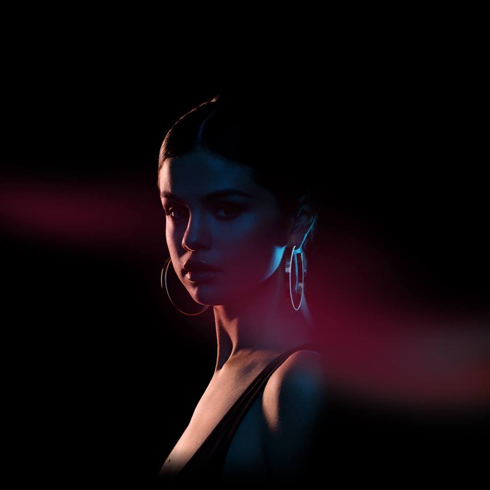 Rare di Selena Gomez: testo, traduzione e video