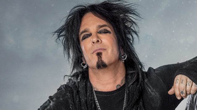 Nikki Sixx dà l’addio ai tour, ma non va in pensione
