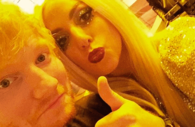 Ed Sheeran lascia Twitter per gli insulti e le offese: interviene Lady Gaga