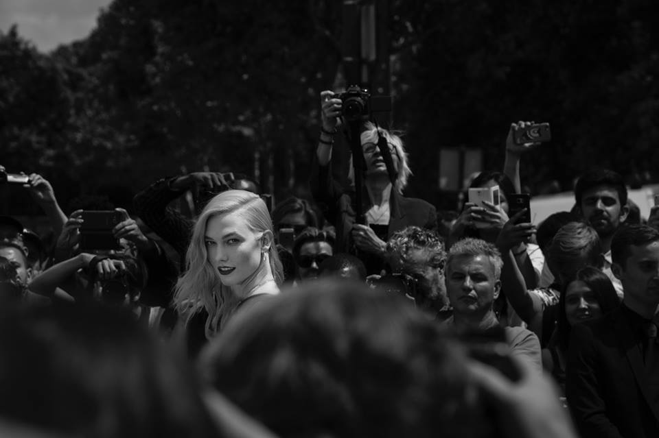 Karlie Kloss e il suo rapporto con la tecnologia: “Ti dà superpoteri”