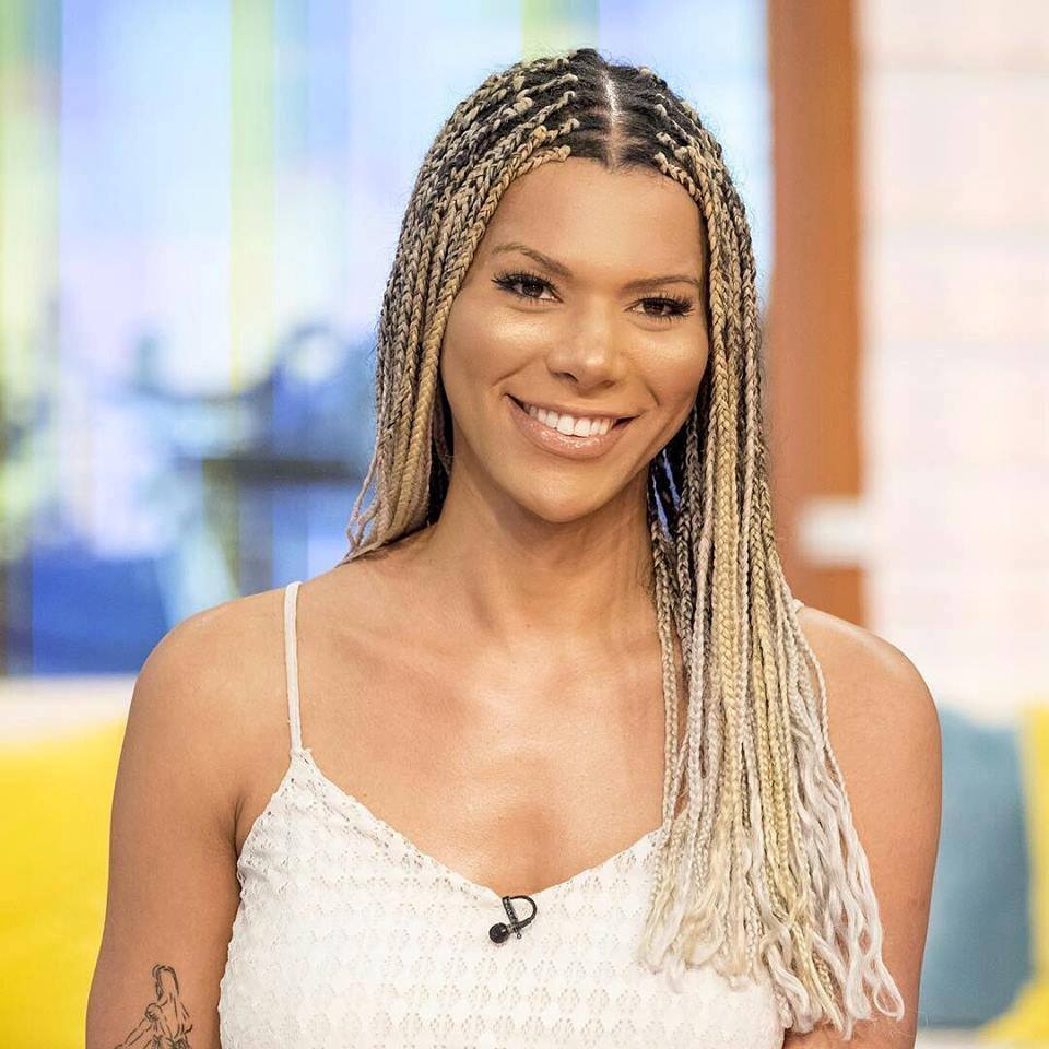 Munroe Bergdorf licenziata in tronco da L’Oreal per aver scritto su FB: “Tutti i bianchi sono razzisti”
