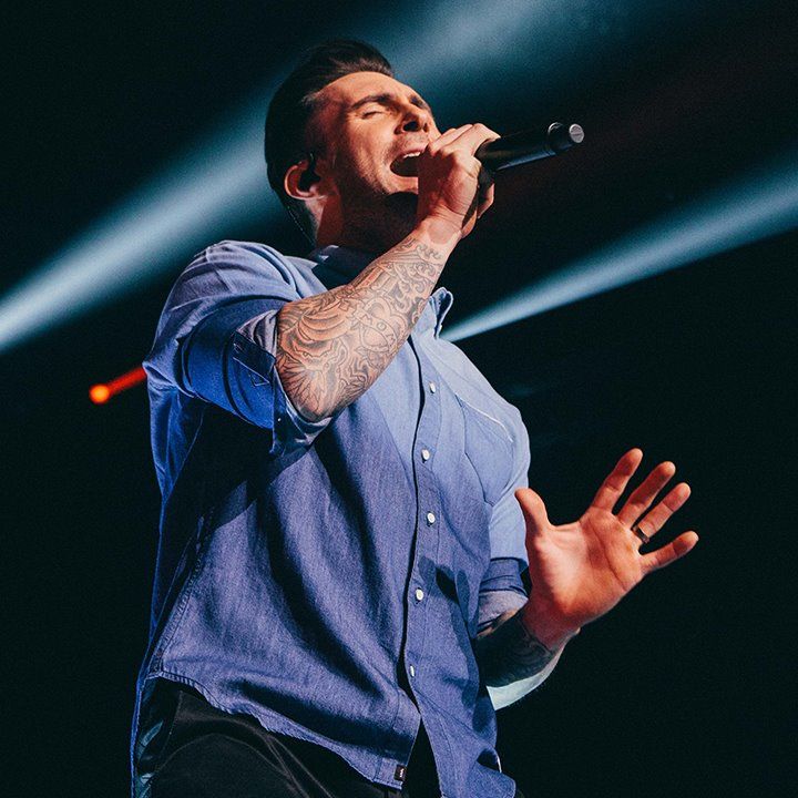 Adam Levine è il testimonial del nuovo profumo di Yves Saint Laurent