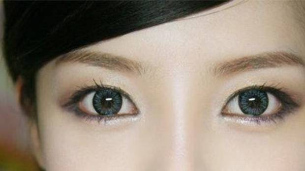 Come ricreare il make-up Puppy Eyes