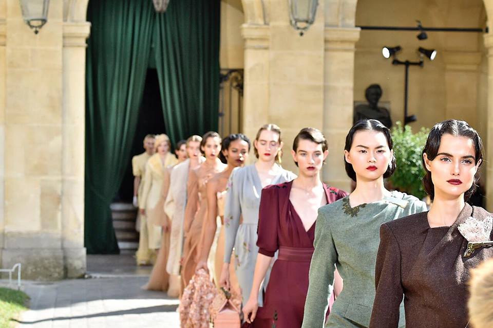 Ulyana Sergeenko, la stilista russa svela i segreti del suo successo