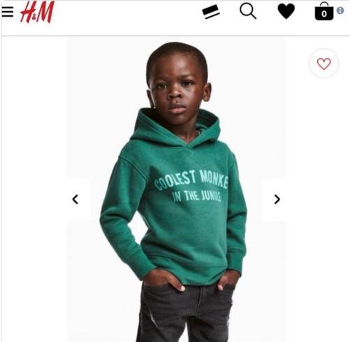 Baby modello di colore indossa una felpa razzista: H&M travolto dalle polemiche