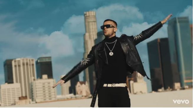 Vegas Jones di Malibu: testo e video ufficiale