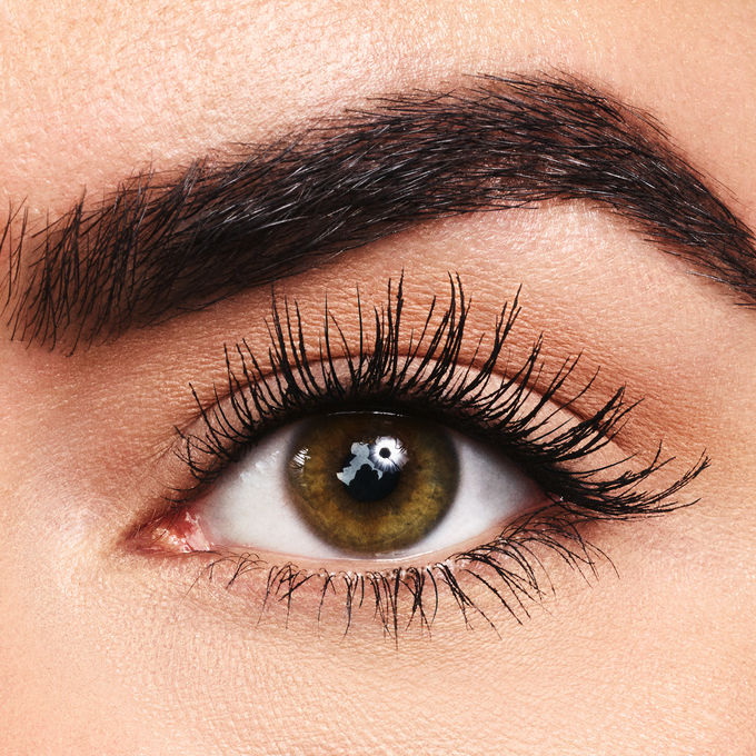 Mascara: quali sono gli errori che rovinano le ciglia?
