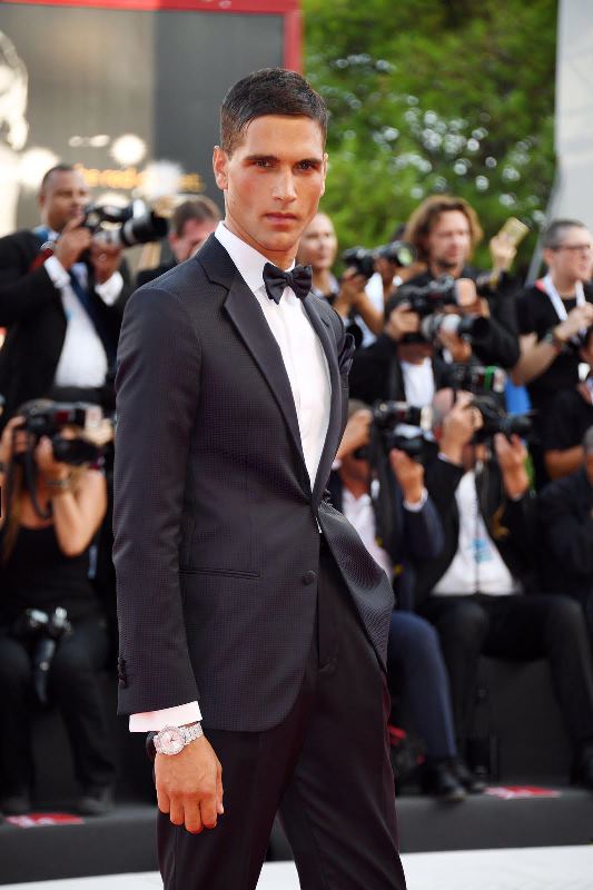 Fabio Mancini incanta tutti sul red carpet della Mostra del cinema di Venezia 2018