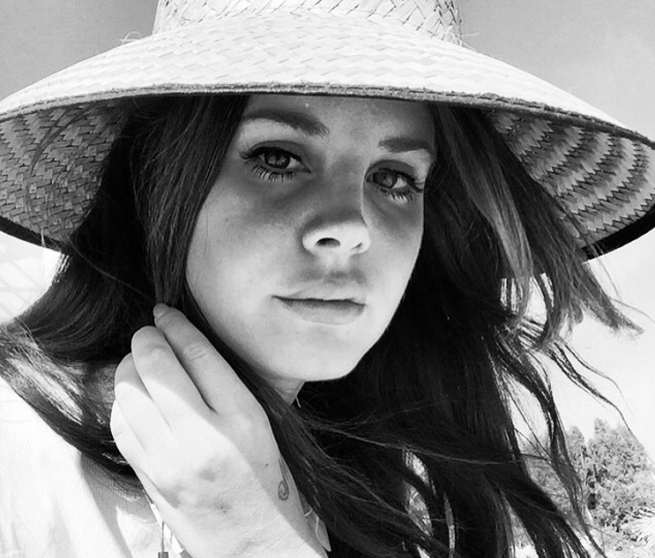 Lana Del Rey cancella il concerto al Meteor Festival in Israele
