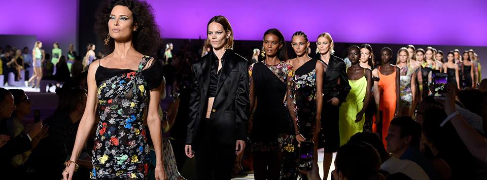 Versace passa a Michael Kors: un altro lussuoso gioiello del Made in Italy se ne va