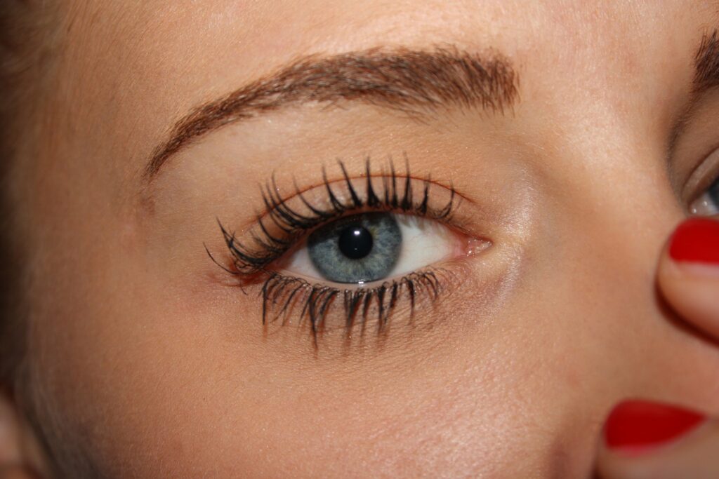 Quanto ne sappiamo di mascara trasparente?