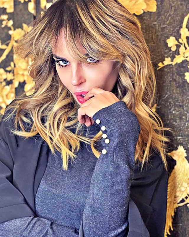 Nina Moric è diventata bionda: il nuovo look dell’ex top model