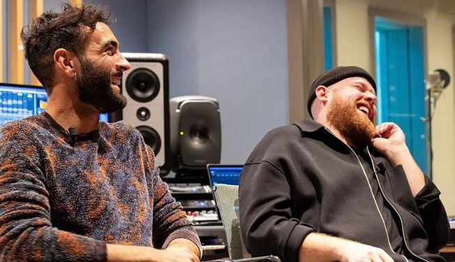Hola (I say) di Marco Mengoni feat. Tom Walker: testo, traduzione e video