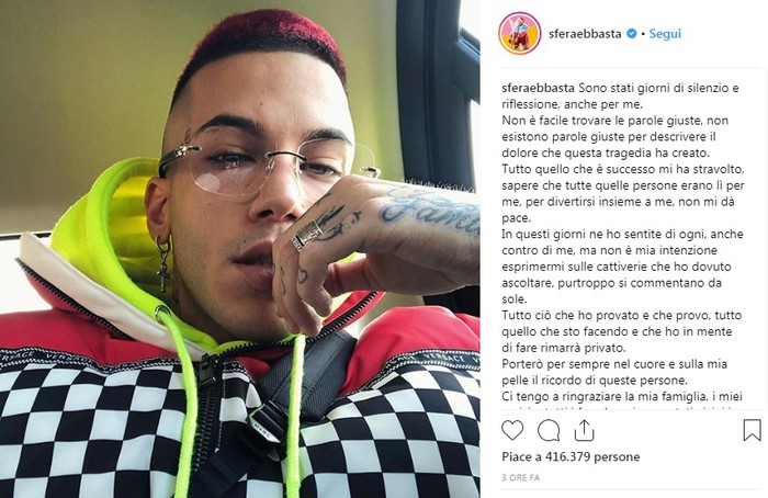 Sfera Ebbasta stravolto dalla tragedia di Corinaldo: l’affondo di Maurizio Costanzo
