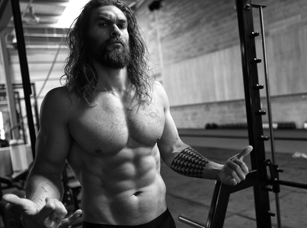 Jason Momoa è l’uomo più bello del mondo