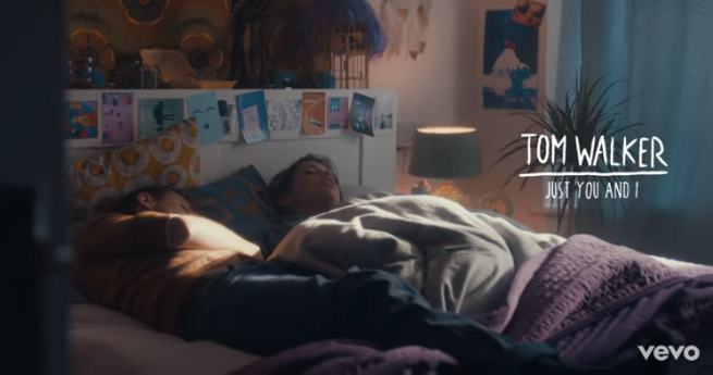 Just You and I di Tom Walker: testo, traduzione e video ufficiale