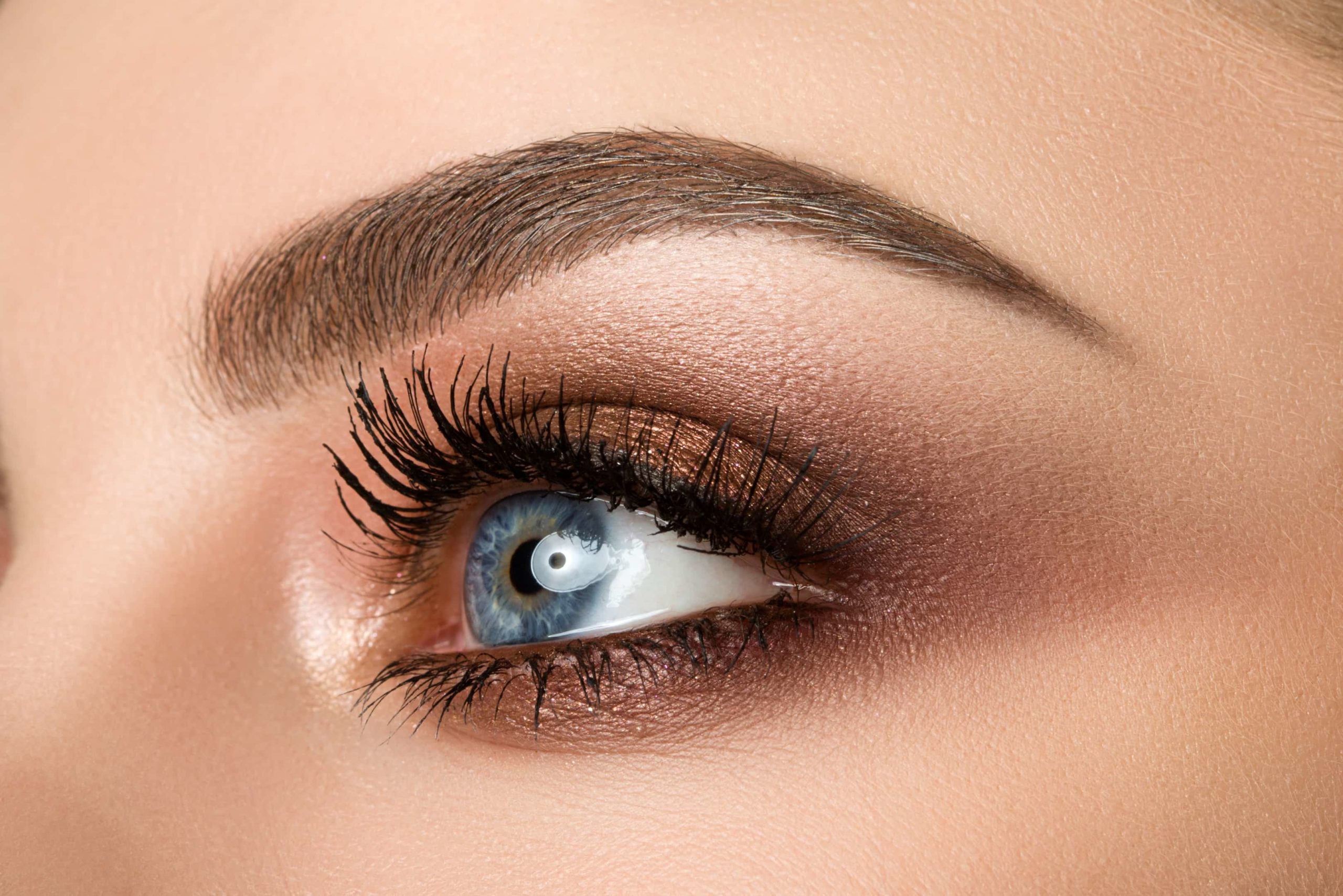 Come abbinare il trucco agli abiti beige