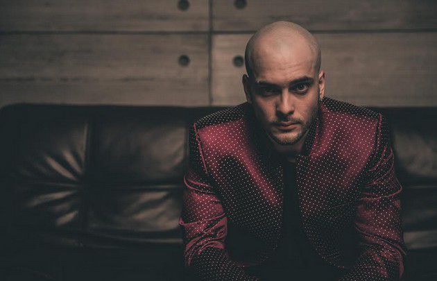 Tony Maiello infuriato su Facebook: “La musica è stata trasformata in un business che massacra la sensibilità e il lavoro delle persone”