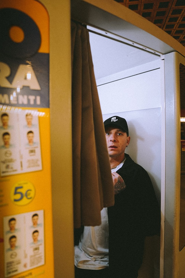 Tarantelle è il nuovo album di Clementino