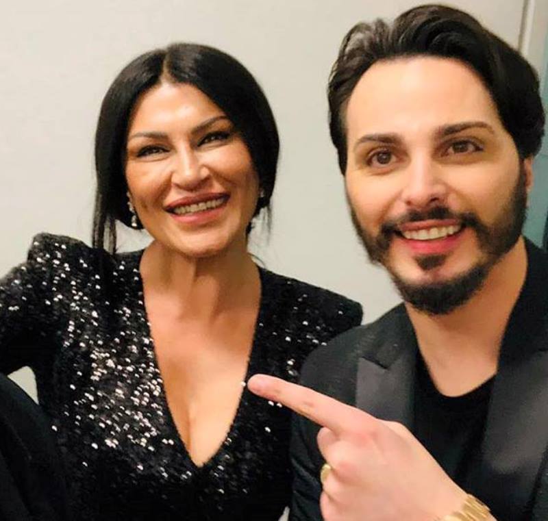 Tony Colombo, concerto abusivo a Castellamare: arrivano i carabinieri