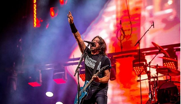 Taylor Hawkins, il batterista dei Foo Fighters, annuncia: “Un nuovo disco entro il 2020”