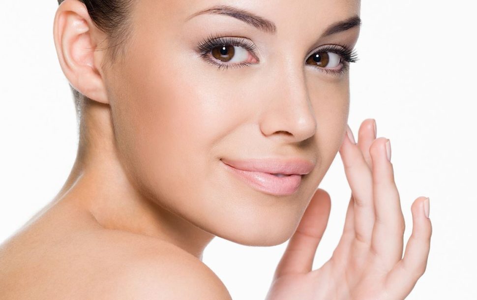 Come rendere più luminoso il make-up naturale
