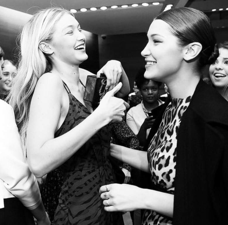 Bella e Gigi Hadid derubate a Mykonos: “Andate altrove”