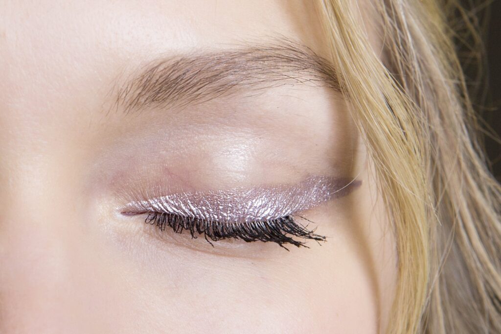 Come allenarsi al make-up colorato