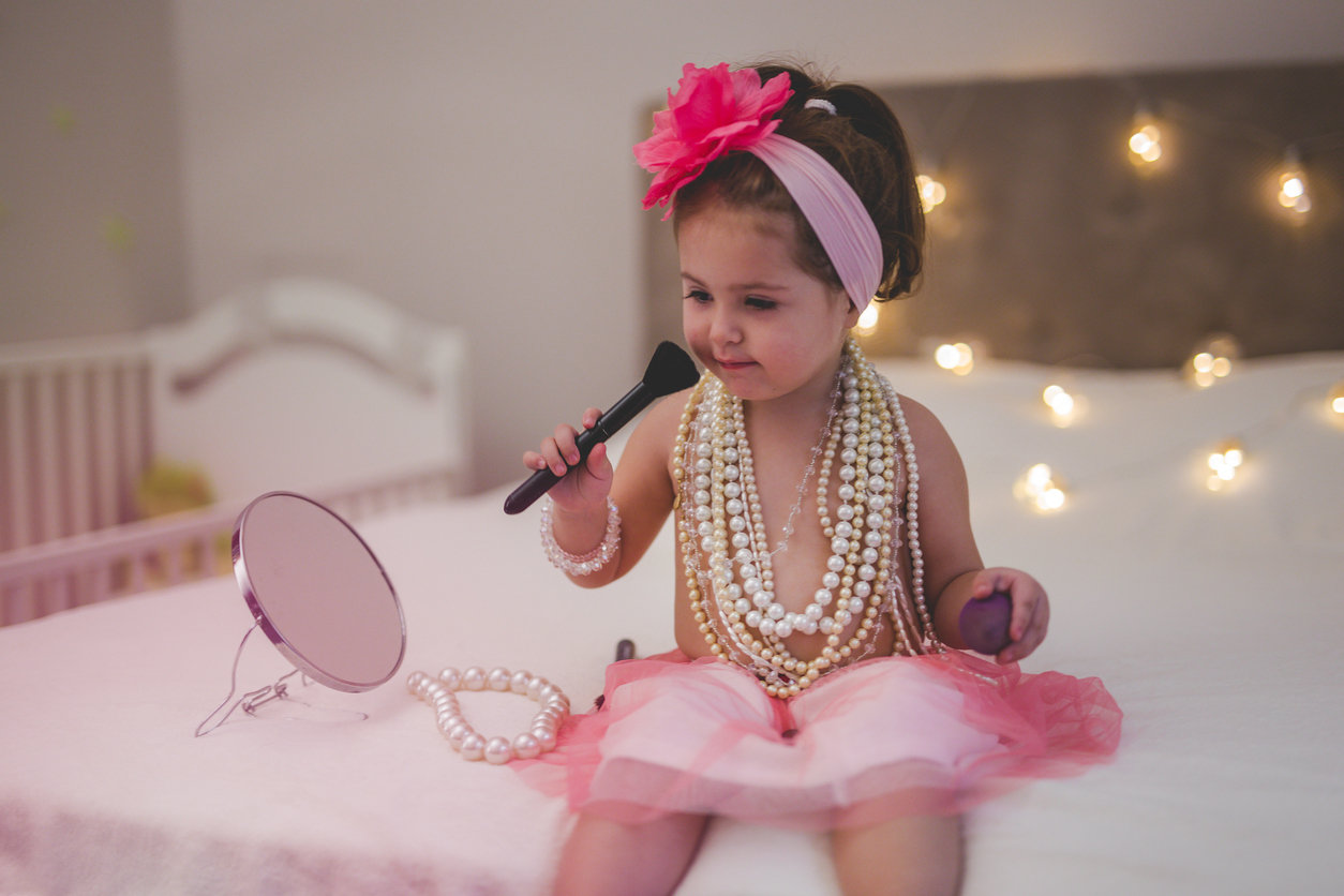 Make-up e bambine: qual è l’età giusta per iniziare a truccarsi?