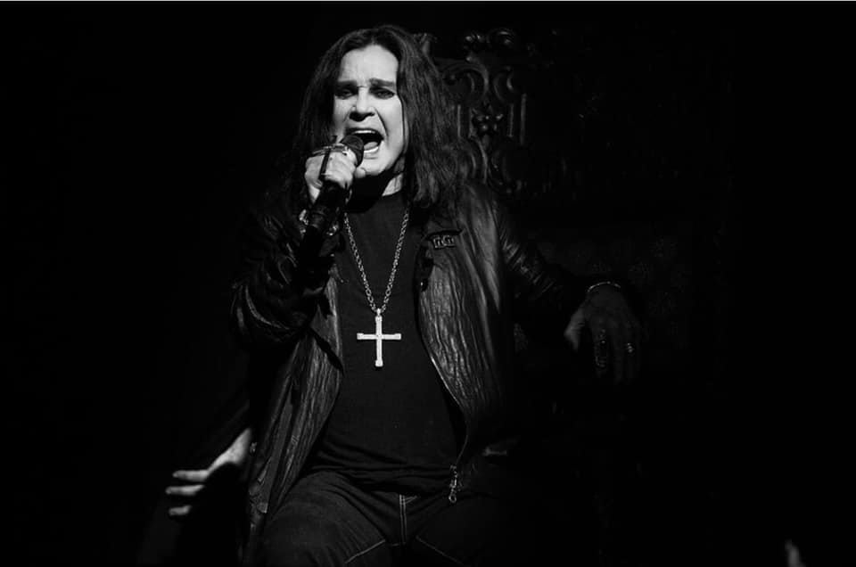 Under the Graveyard di Ozzy Osbourne: testo, traduzione e audio