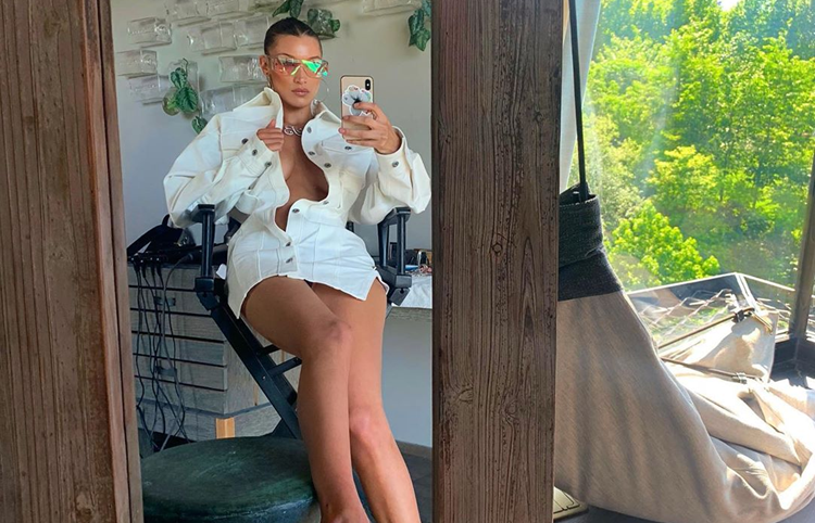 Bella Hadid diventa ambientalista: la top model dona 600 alberi