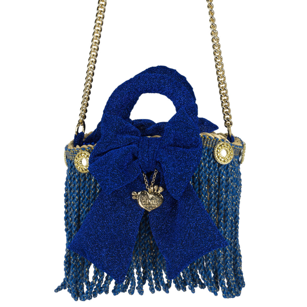 Il senso della sartoria Made in Italy per il Pantone Classic Blu
