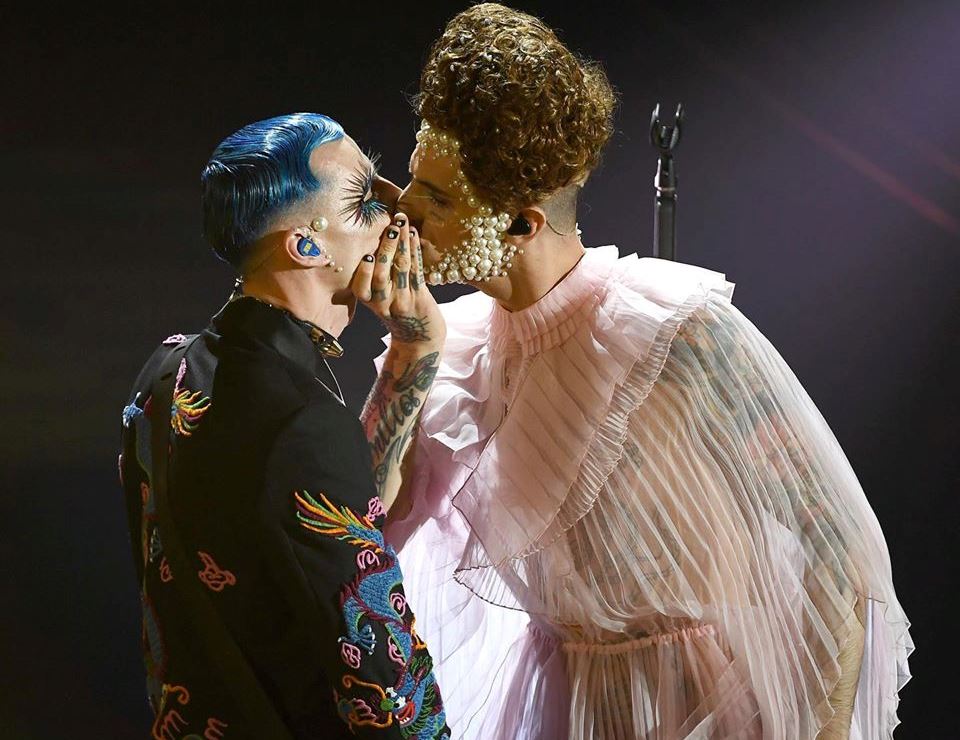 Boss Doms sul bacio con Achille Lauro: “Messaggio di libertà, amate chi volete”