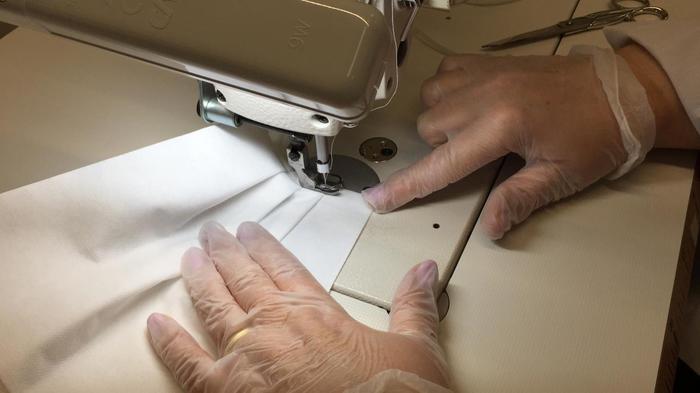 Prada produce 80mila camici e 110mila mascherine per l’emergenza sanitaria Covid-19