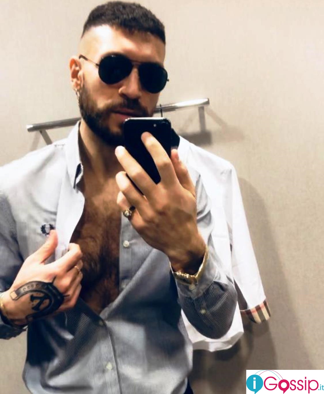 Valerio Pino a iGossip.io: “Ero innamorato di Enrico Papi, facevamo l’amore con gli occhi”