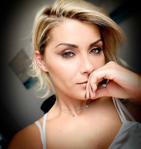 Chi è Carlotta Savorelli? Biografia, lavoro e vita privata della dama del trono over di Uomini e Donne