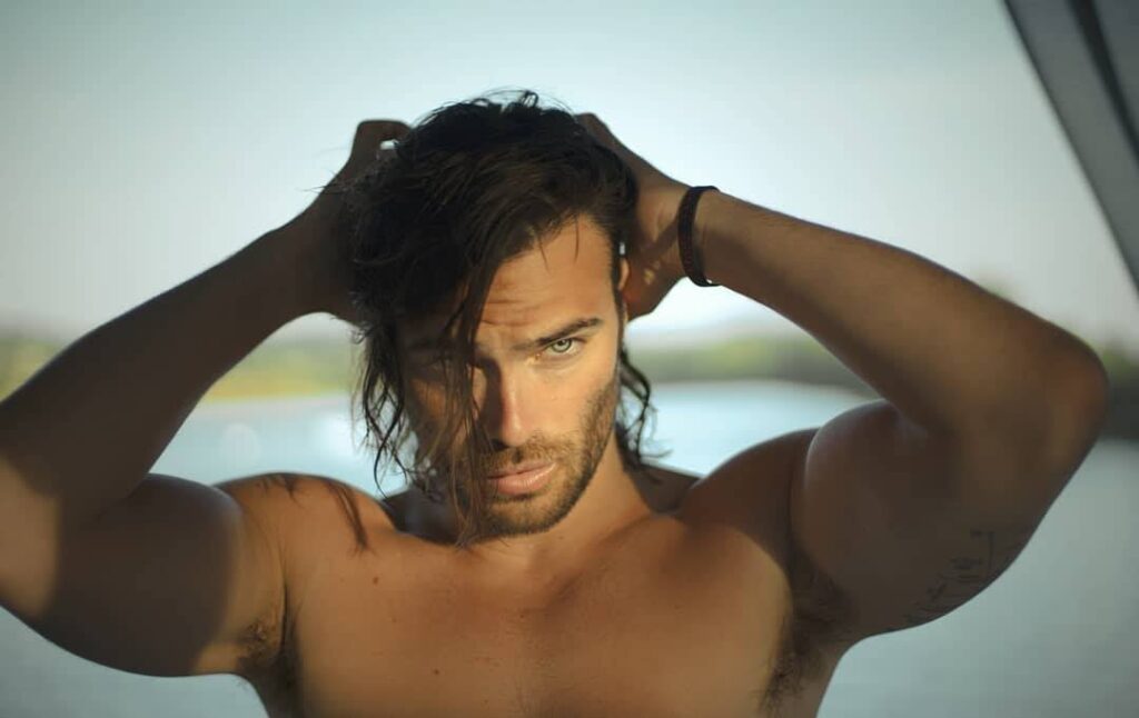 Chi è Giulio Berruti? Anni, altezza, fisico, biografia, attore, foto, fidanzata e Instagram
