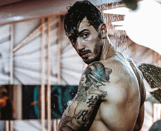 Chi è Ivan Gonzalez? Età, altezza, biografia, mamma, GF Vip, Uomini e Donne, Instagram