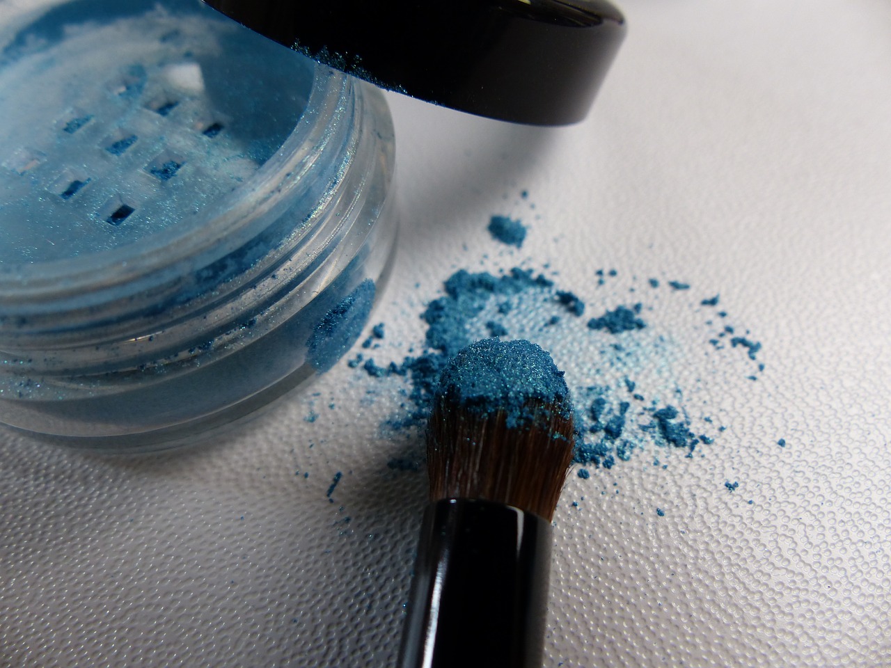 Conosci il potenziale dell’ombretto azzurro?