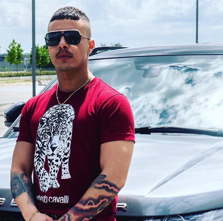 Swoosh è il primo singolo ufficiale di Dariè Baby