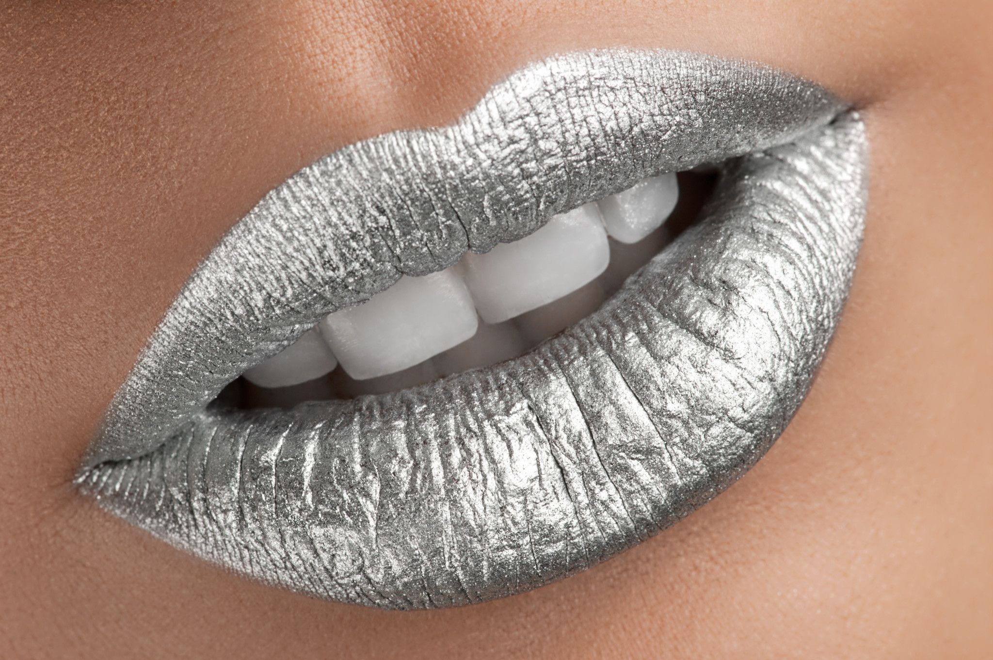 Quanto ne sappiamo di rossetto argento metallizzato?