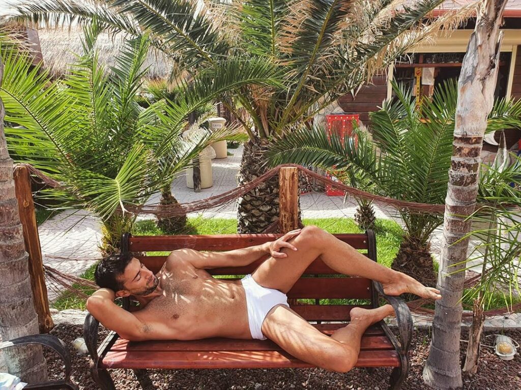 Chi è Gennaro Siciliano? Età, biografia, Amici, Instagram, Facebook e Vladimir Luxuria