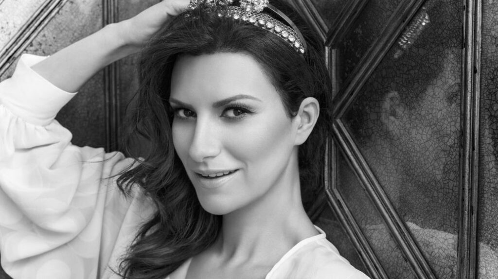 Laura Pausini rivela: “Durante il Covid sono caduta in una crisi d’identità”