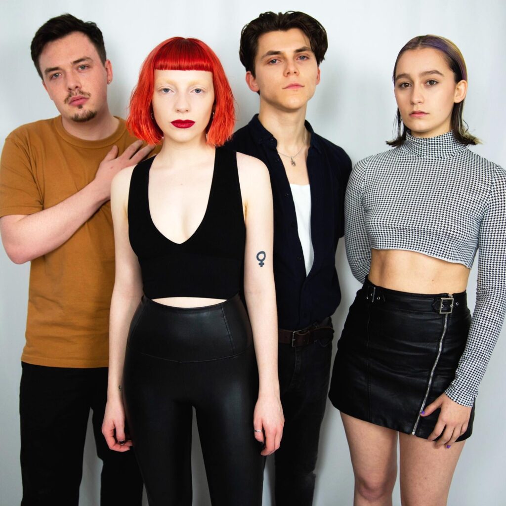 Right now dei Sophie and the Giants: testo, traduzione e video