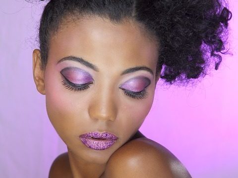 Quanto ne sappiamo di trucco occhi lilla?