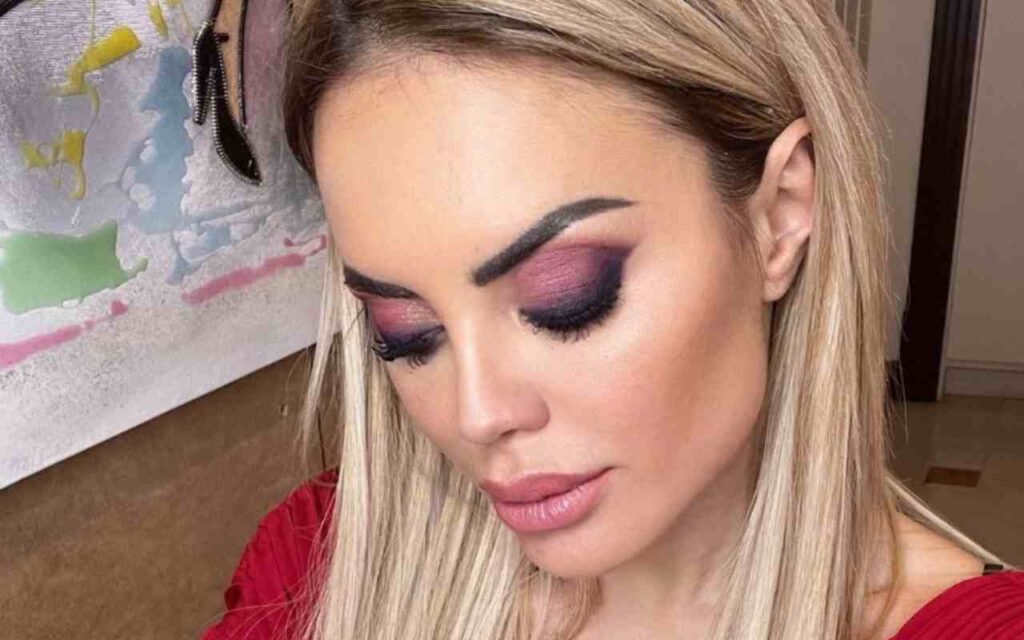 Paura per Elena Morali: “Mi ostino a farlo” | Ha fatto preoccupare tutti