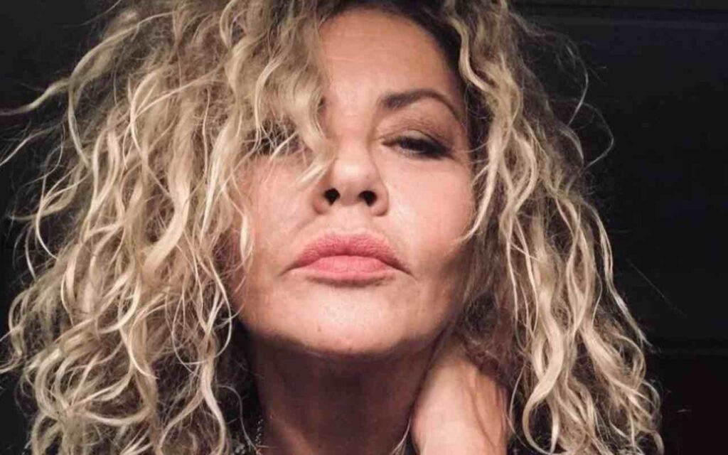 Eva Grimaldi allo scoperto: “Nessuna crisi”: lo scatto smentisce tutto [FOTO]